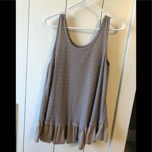 Tank with ruffle bottom